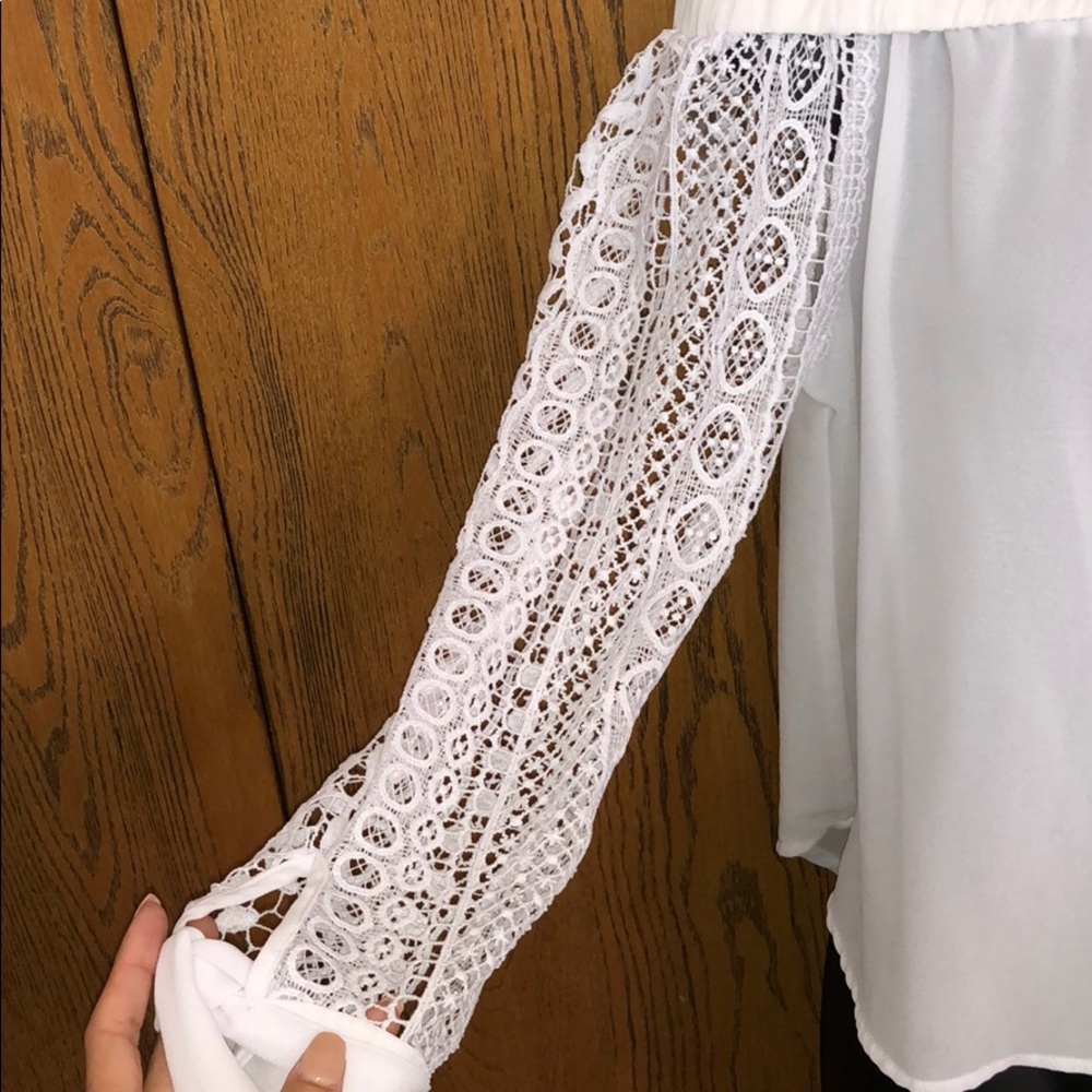 White blouse - Picture 2 of 4